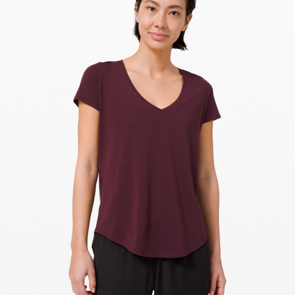 Lululemon V Neck Tee size 6